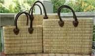 Large Natural Straw Handbag with a colored handle image 1