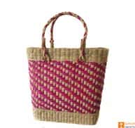 Large Natural Straw Handbag with patterned design in Pink color image 1