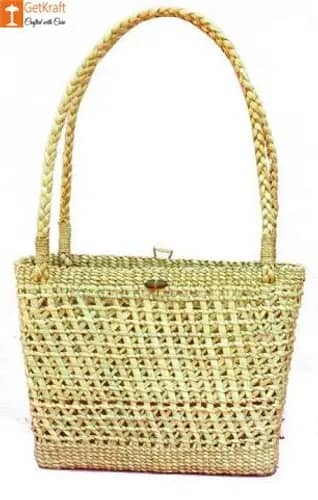 Large Natural Straw Handbag with beautiful design and handle image 1